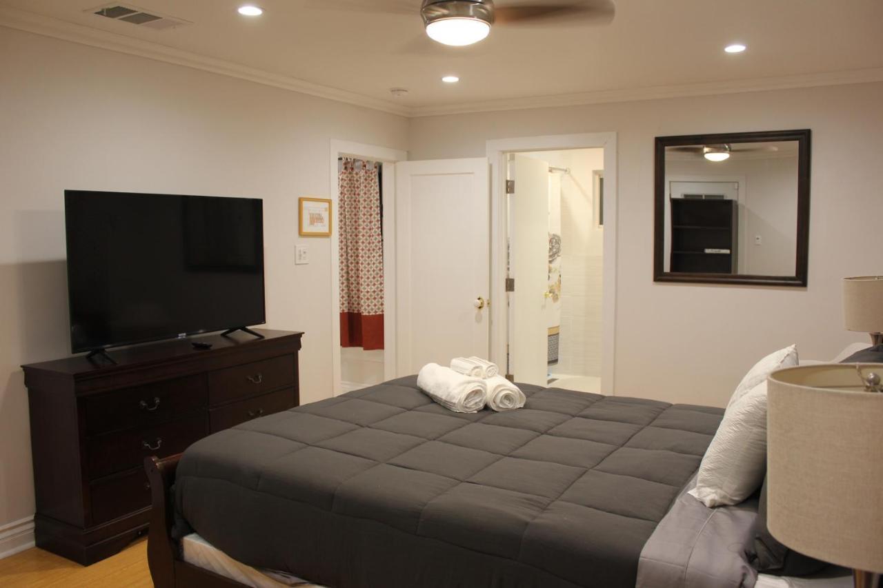 A Serene Home With 5Br, 3Ba, Pool, Spa, And Mini-Golf Villa *