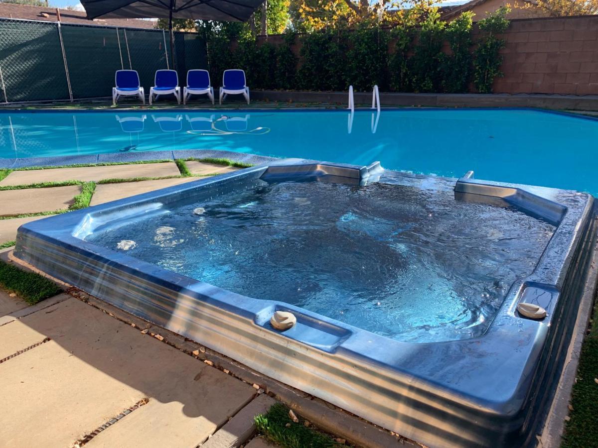 Villa A Serene Home With 5Br, 3Ba, Pool, Spa, And Mini-Golf